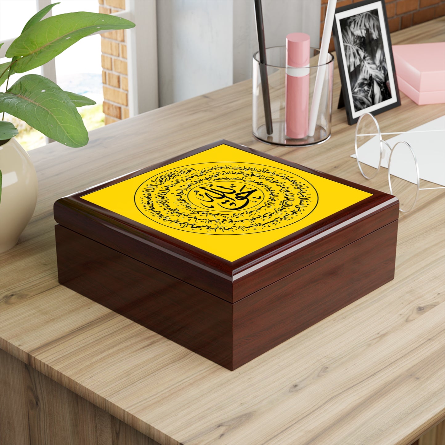 Elegant Islamic Jewelry and Money Box with Naqshbandi Taweez Design
